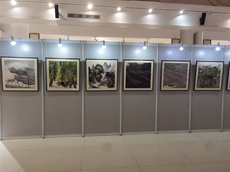 如何选择合适的书画展板租赁公司