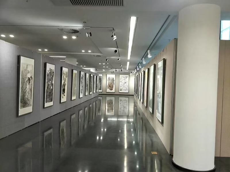 如何选择合适的画展板出租公司