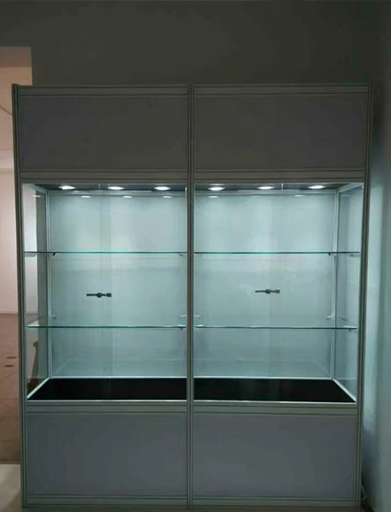 白色展柜出租案例