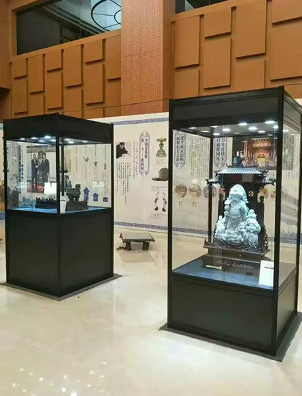 黑色展柜出租案例