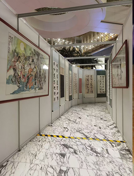 书画展板租赁现场